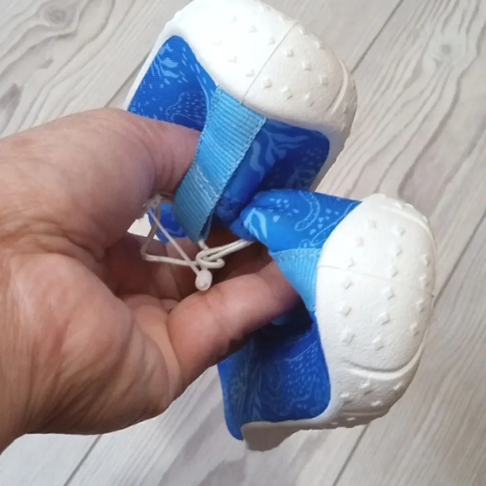 (14-3974) Cat & Jack Toddler Water Shoes Sz 8